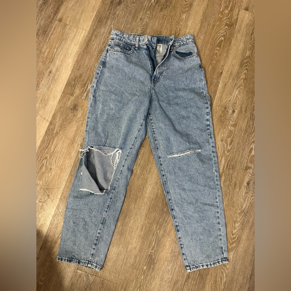 H&M denim “loose mom jeans” size 4
